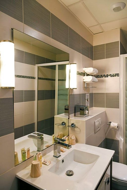 Фото Est Western Plus Le Havre Centre Gare