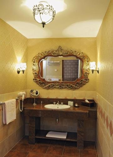 Фото Landhaus & Burg Hotel Romantik