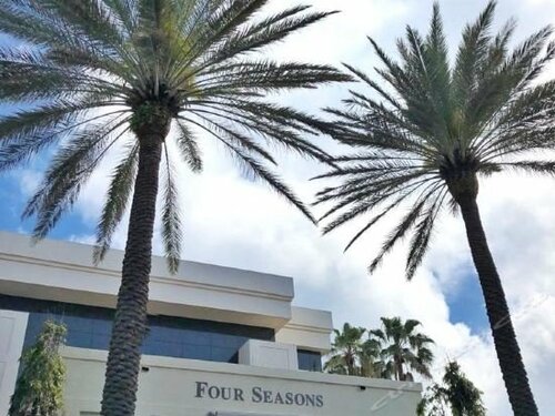 Гостиница Four Seasons Resort Palm Beach в Палм Бич