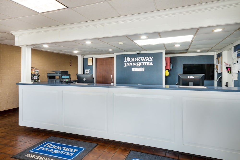 Фото Rodeway Inn & Suites