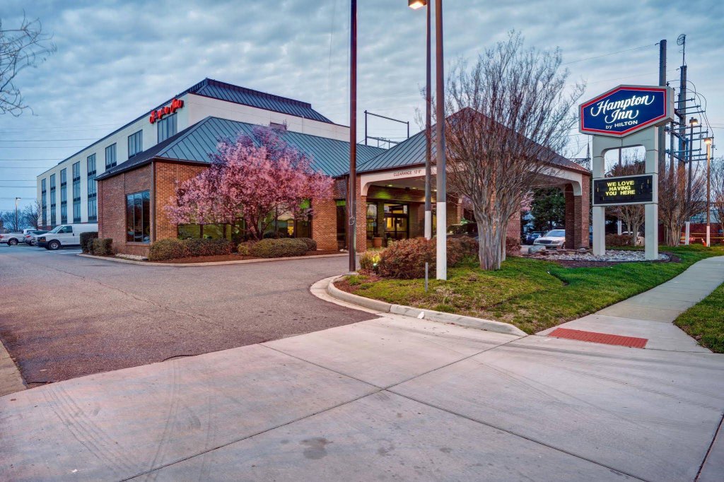 Фото Hampton Inn Norfolk-Naval Base