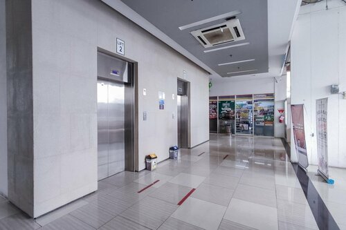 Гостиница RedDoorz Apartment @ Skylounge Tamansari в Тангеранге