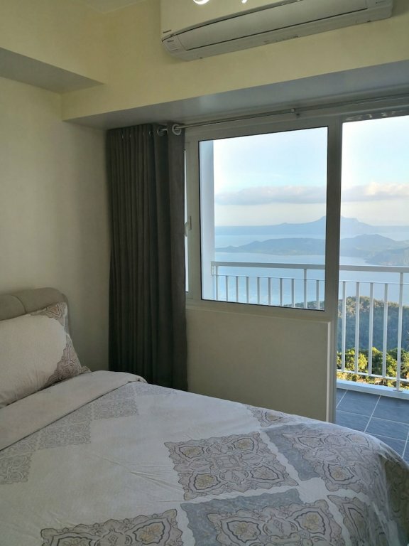 Hotel Blowing in the Wind - Lake View Apartments, Tagaytay, photo