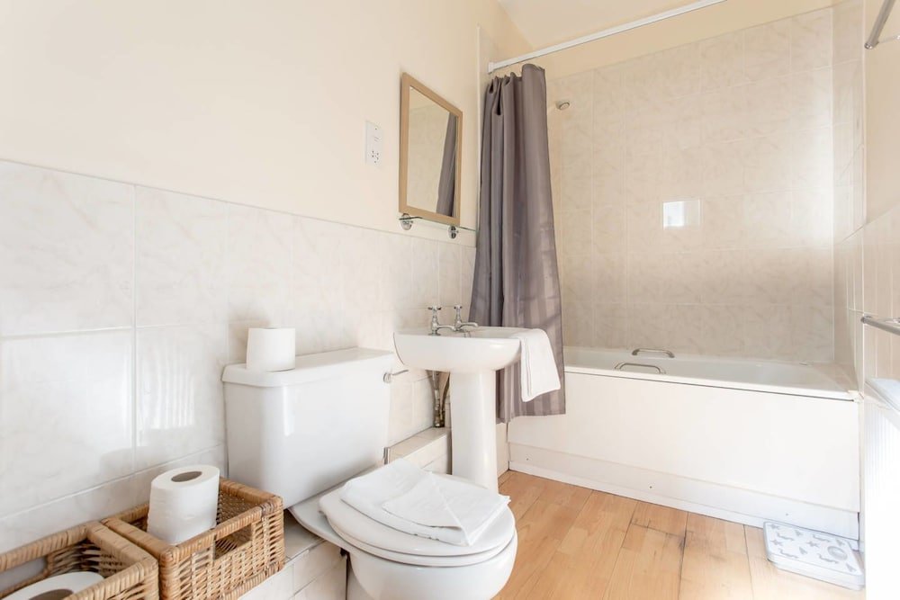 Фото Retro Castle Retreat 2bed