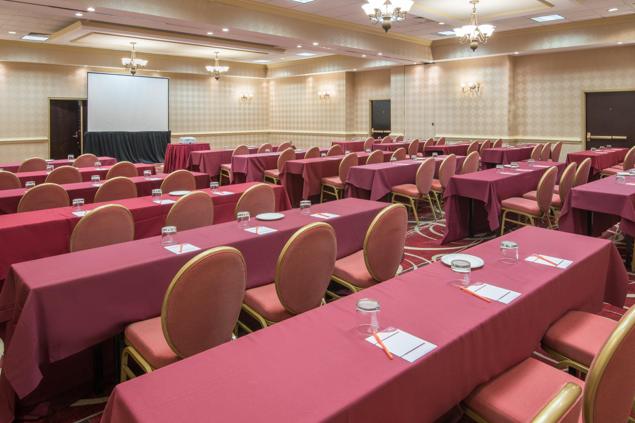 Фото Crowne Plaza Newark Airport, an Ihg Hotel
