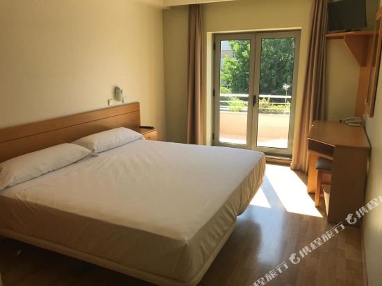 Фото B&B HOTEL Braga Lamaçaes