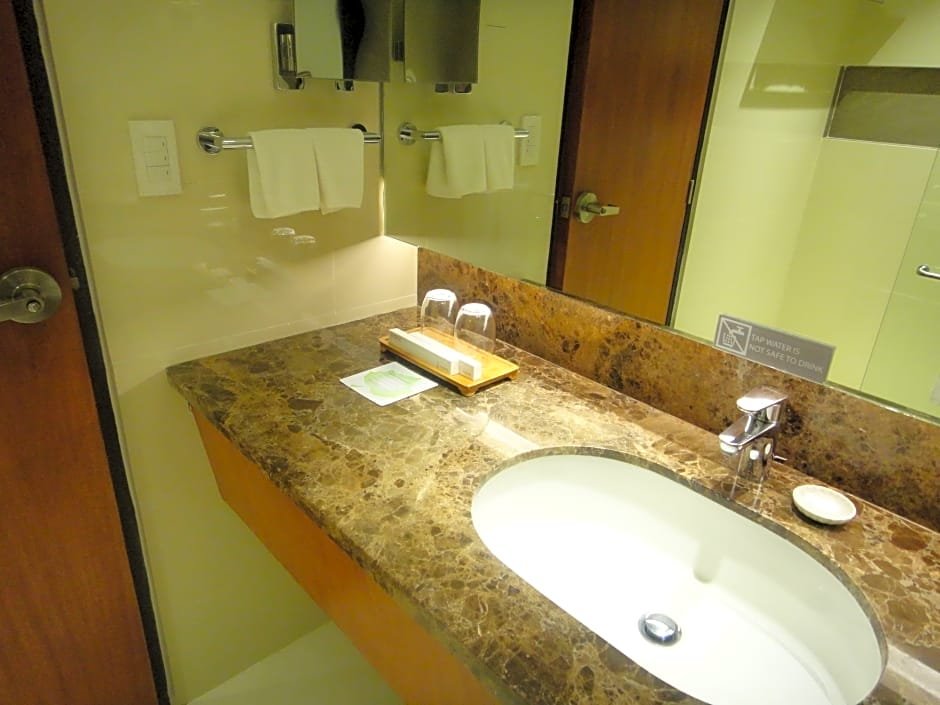 Фото Best Western Plus The Ivywall Hotel Palawan