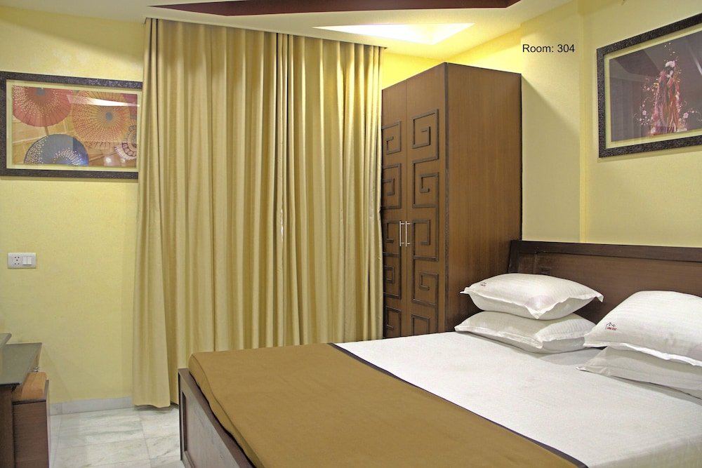 Фото Click White House Residency Vadodara