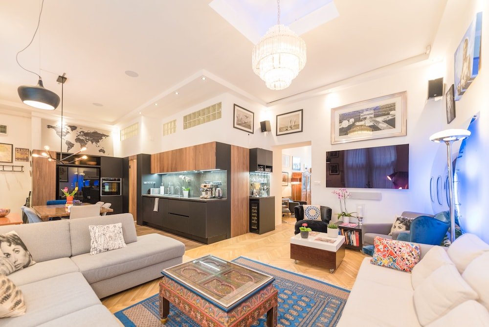 Фото Venus Apartments - Castle District I