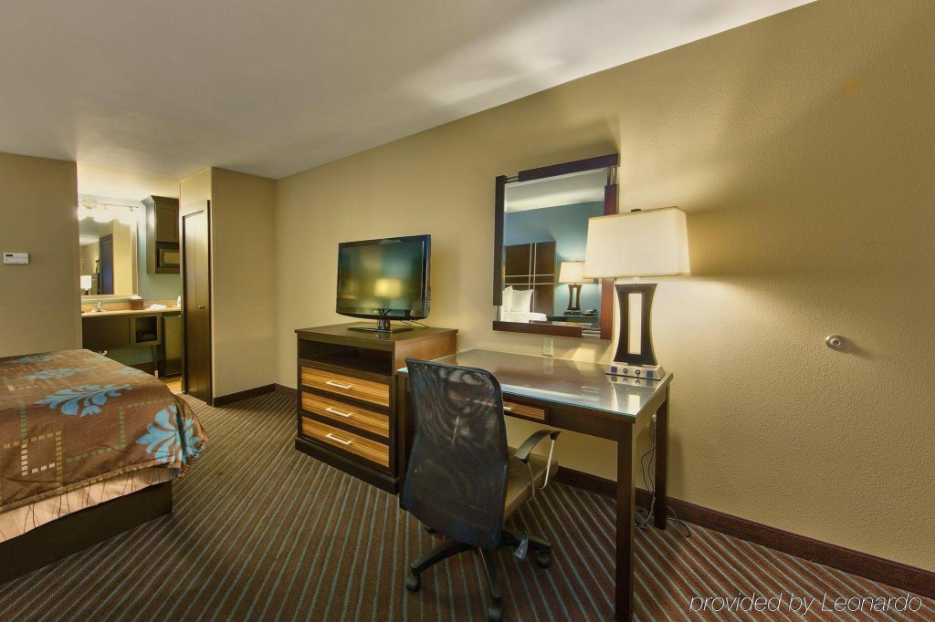 Фото Best Western Newport Inn