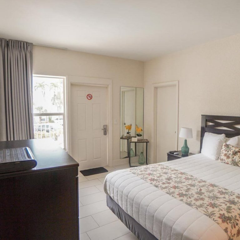 Фото Soleado Hotel