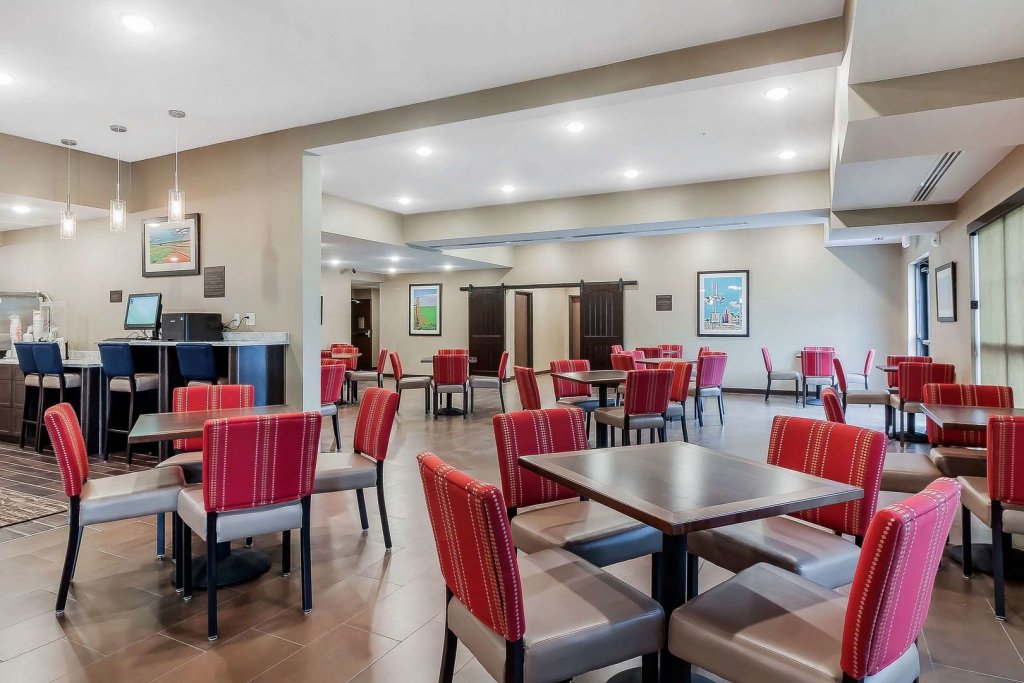 Фото Comfort Suites La Vista - Omaha
