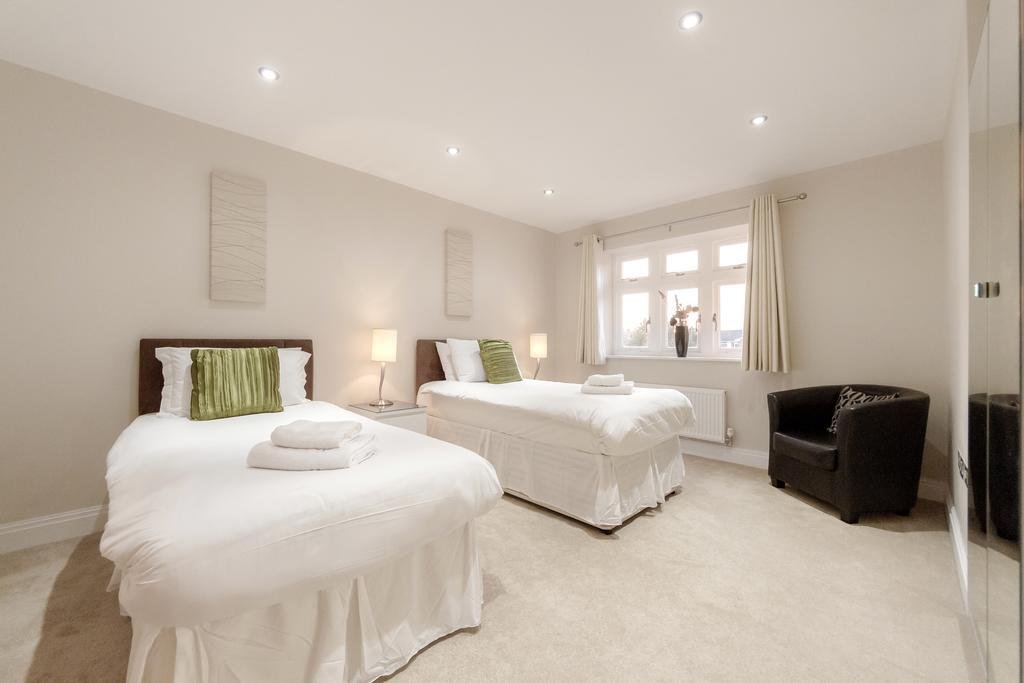 Фото Roomspace Apartments Kinnaird Court