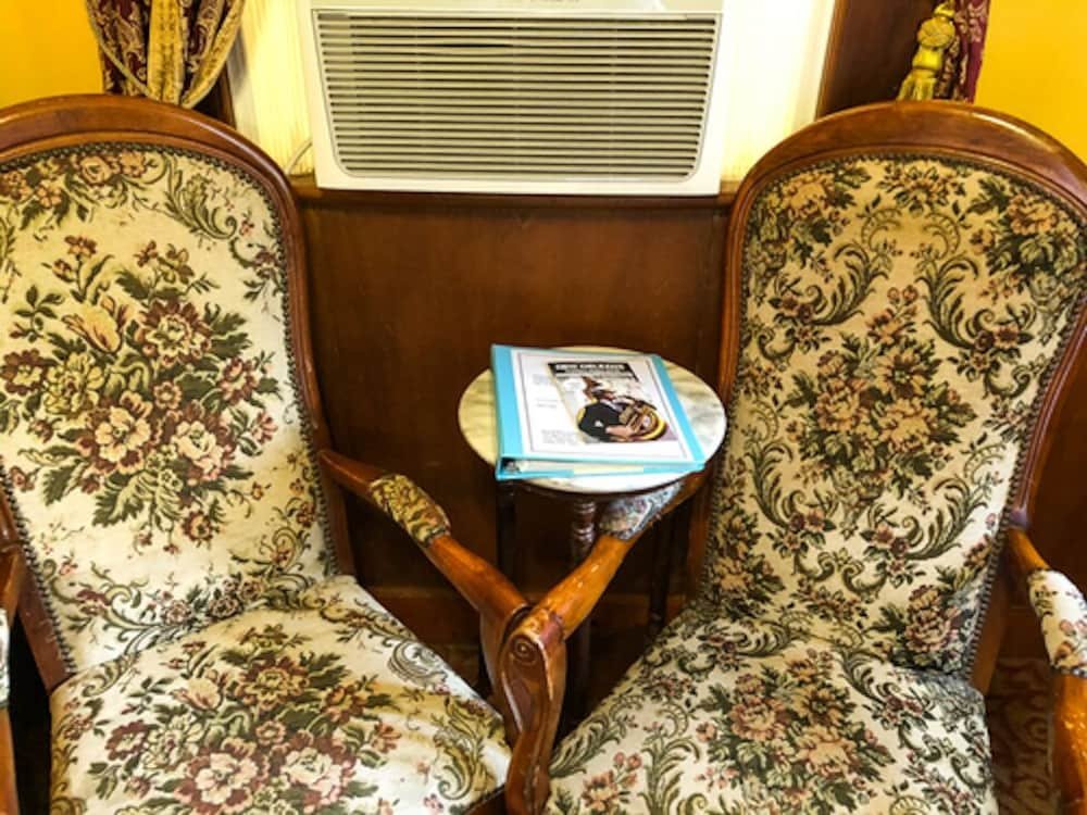 Фото Royal Barracks Guest House