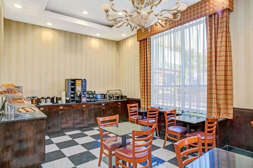 Гостиница Hillcrest Hotel Near Jfk Air Train в Нью-Йорке