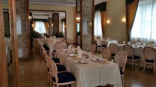 Фото Hotel Jolly