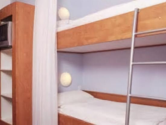 Фото B&b Hotel Frankfurt-Niederrad