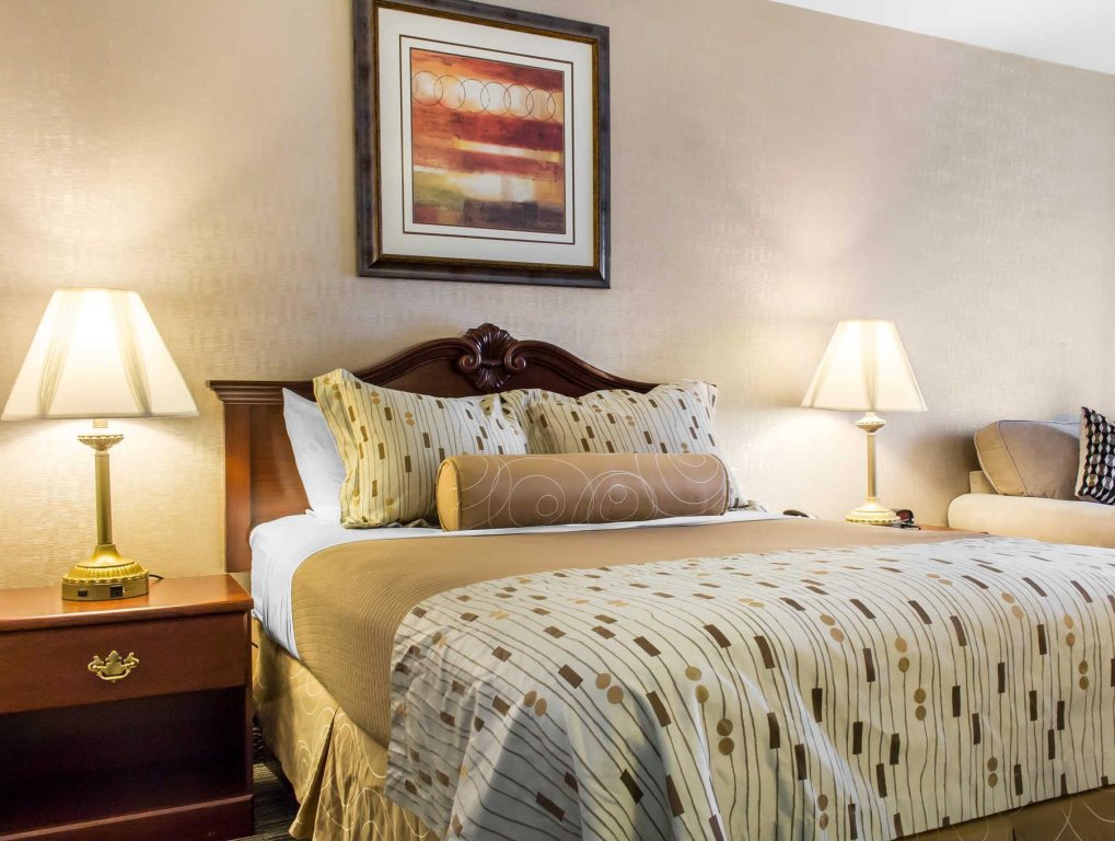 Фото Clarion Hotel Philadelphia International Airport