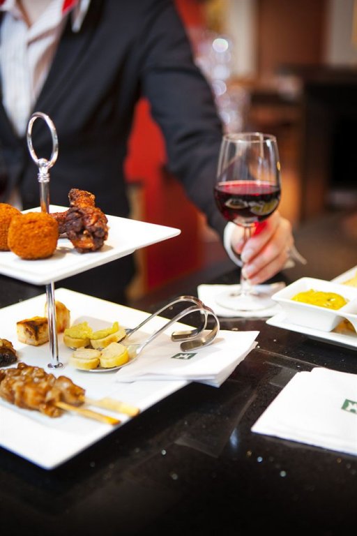 Фото Fletcher Stadshotel Den Haag