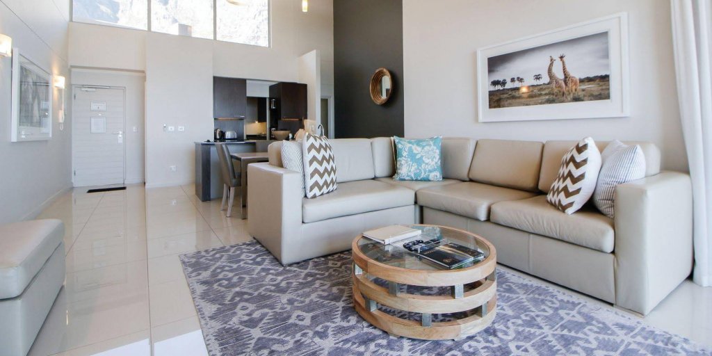 Фото The Crystal Apartments