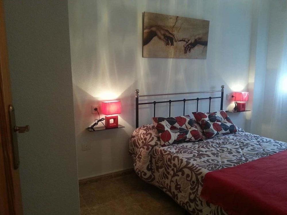 Фото 2 Bedroom Apartment in The Center