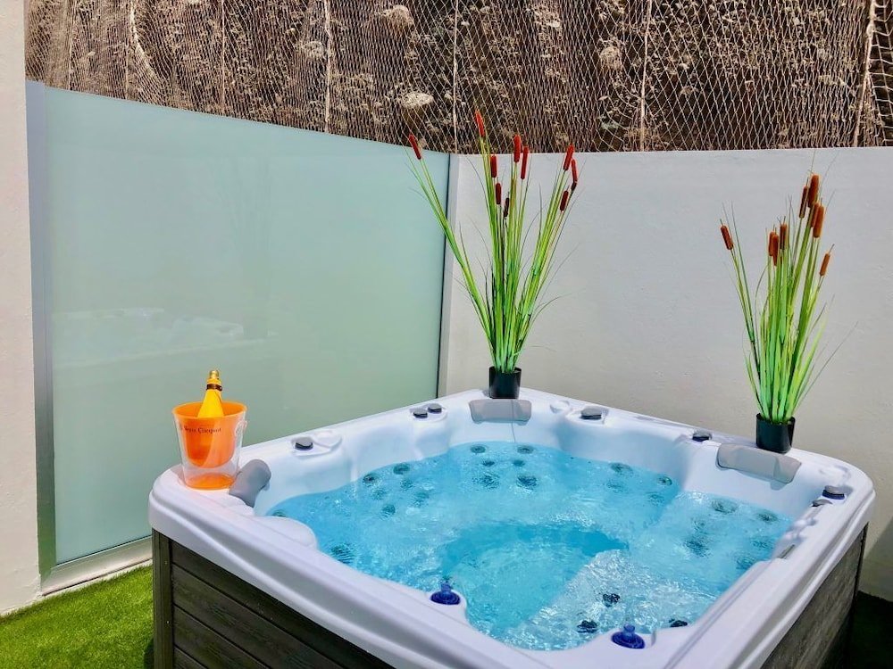 Фото Amadores C&h Suites