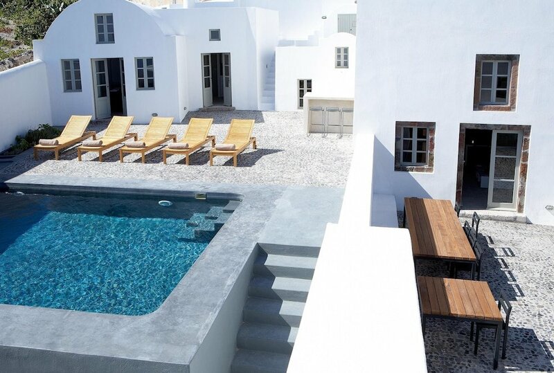 Гостиница Luna Santorini Suites