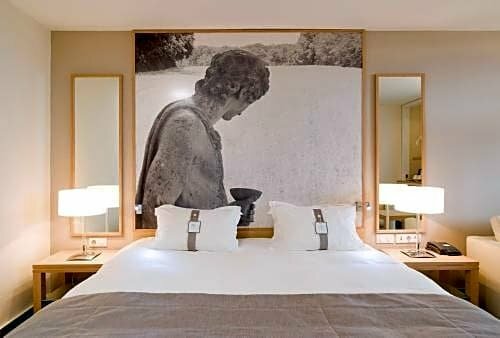 Гостиница Mercure Paris Velizy в Версале