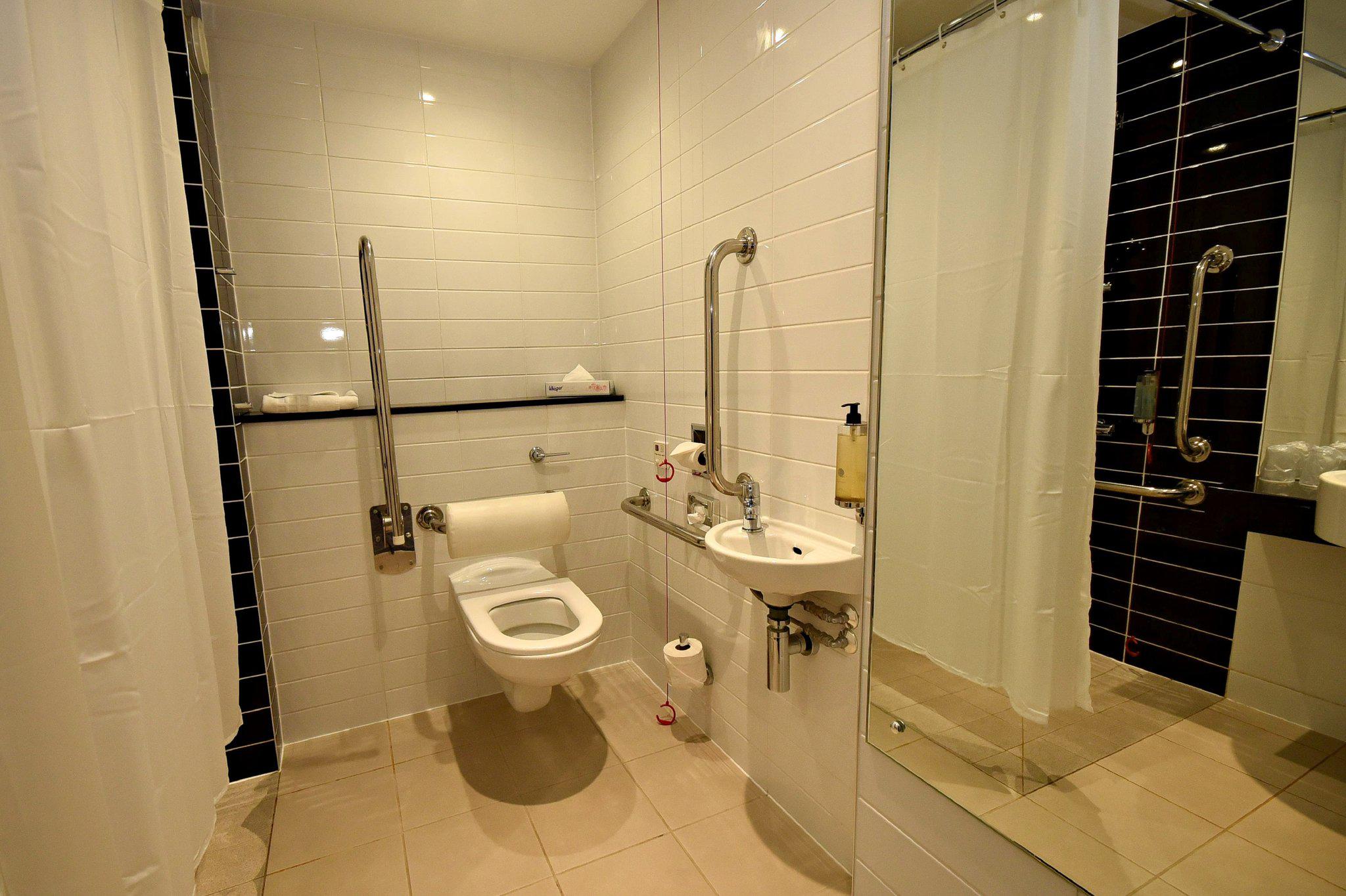 Фото Holiday Inn Express Manchester City Centre - Arena