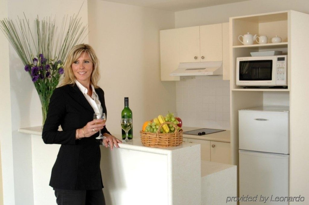 Фото Melbourne Carlton Central Apartment Hotel