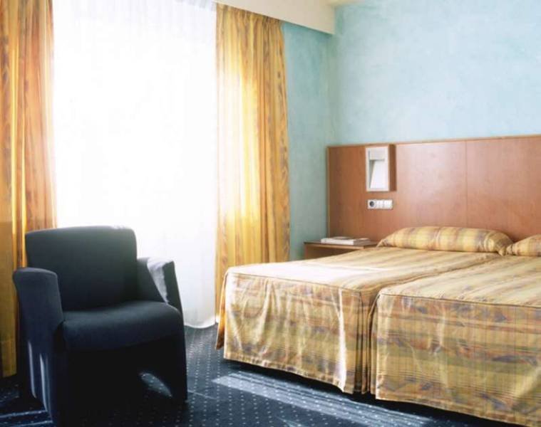 Фото AC Hotel Carlton Madrid