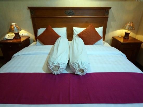 Фото Lotus Garden Hotel