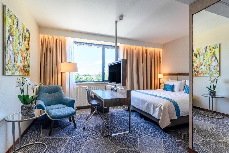 Фото Crowne Plaza Maastricht, an Ihg Hotel