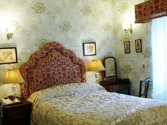 Фото Lands Of Loyal Hotel