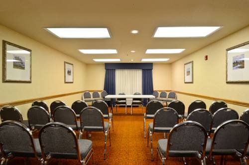 Фото Red Roof Inn & Suites Stafford