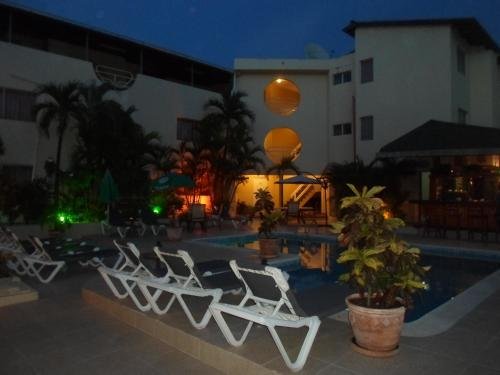 Фото отеля 1