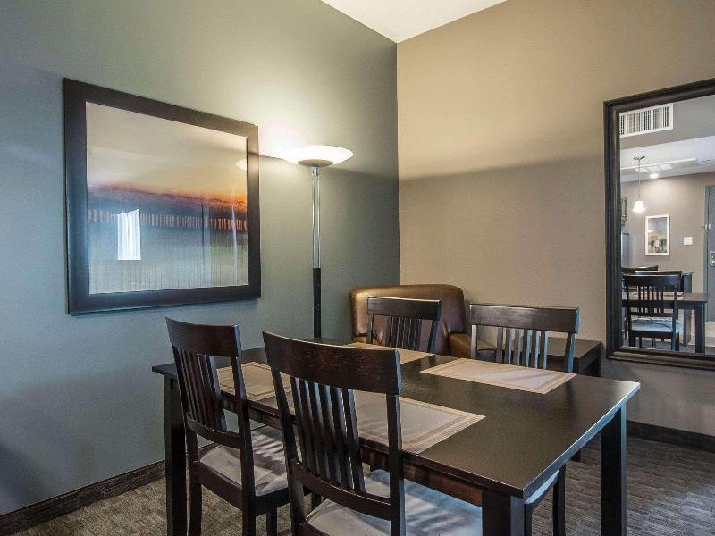 Фото Quality Inn & Suites