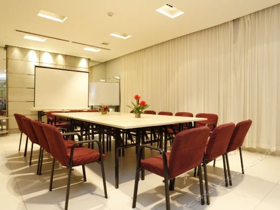 Фото Jinjiang Inn Changchun Train Station North Square