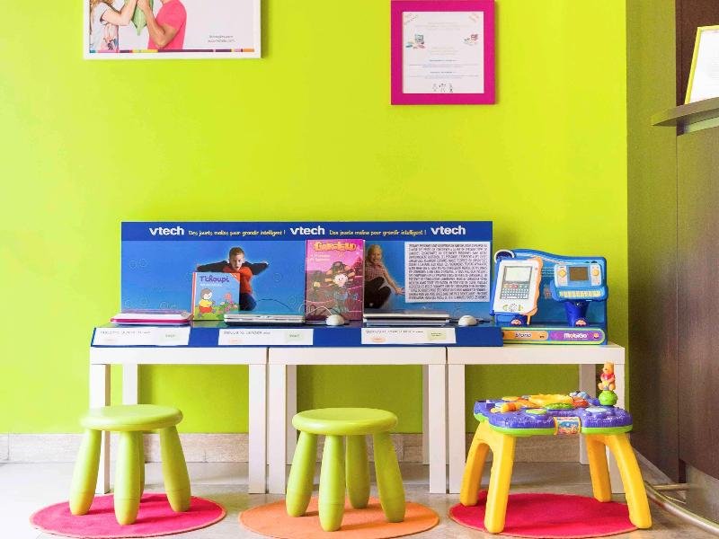 Фото ibis Styles Nantes Centre Place Royale