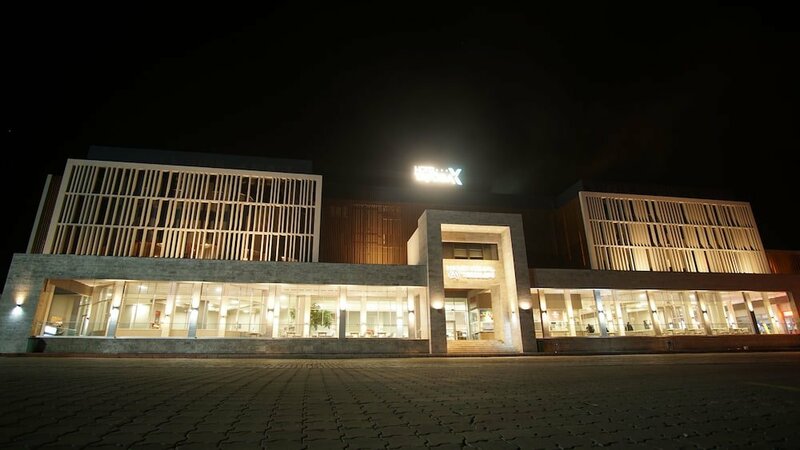 Гостиница Hotel Yayoba в Сулейманпаше