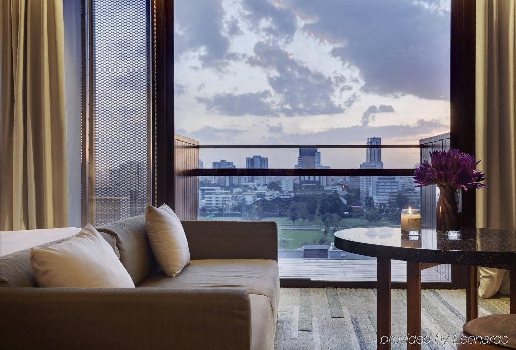 Фото Hansar Bangkok Hotel