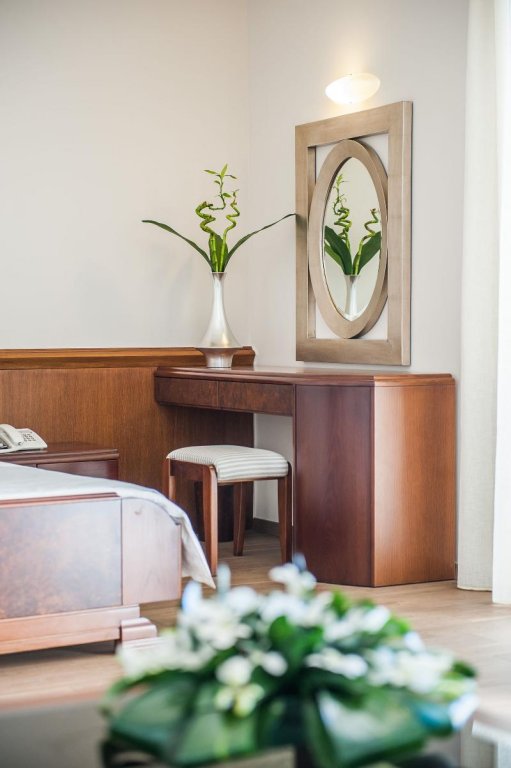 Фото Avra City Boutique Hotel