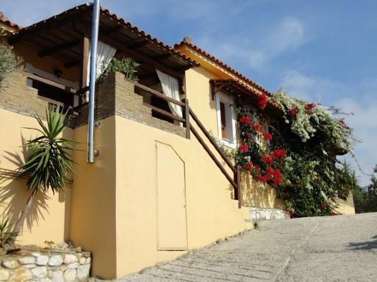 Фото Skiathos Garden Cottages