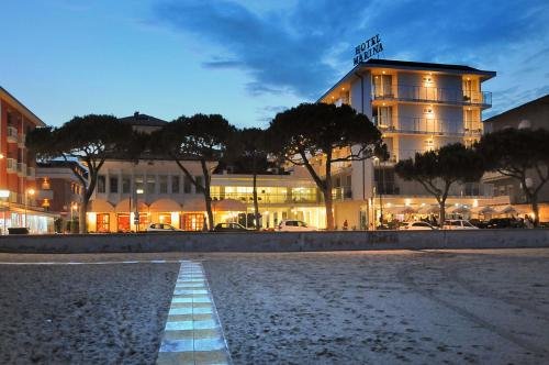 Фото Marina Palace Hotel