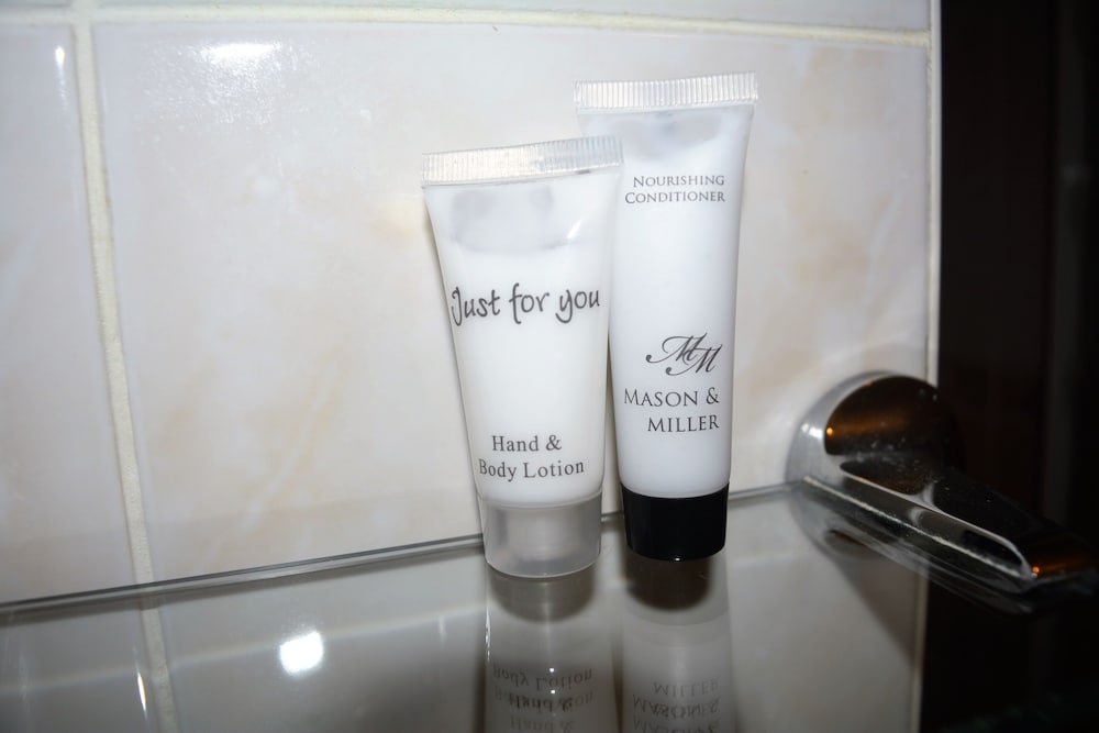 Фото The Albany Hotel