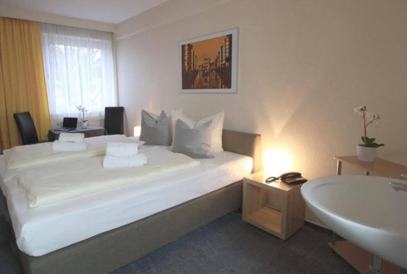 Фото Auto-Parkhotel