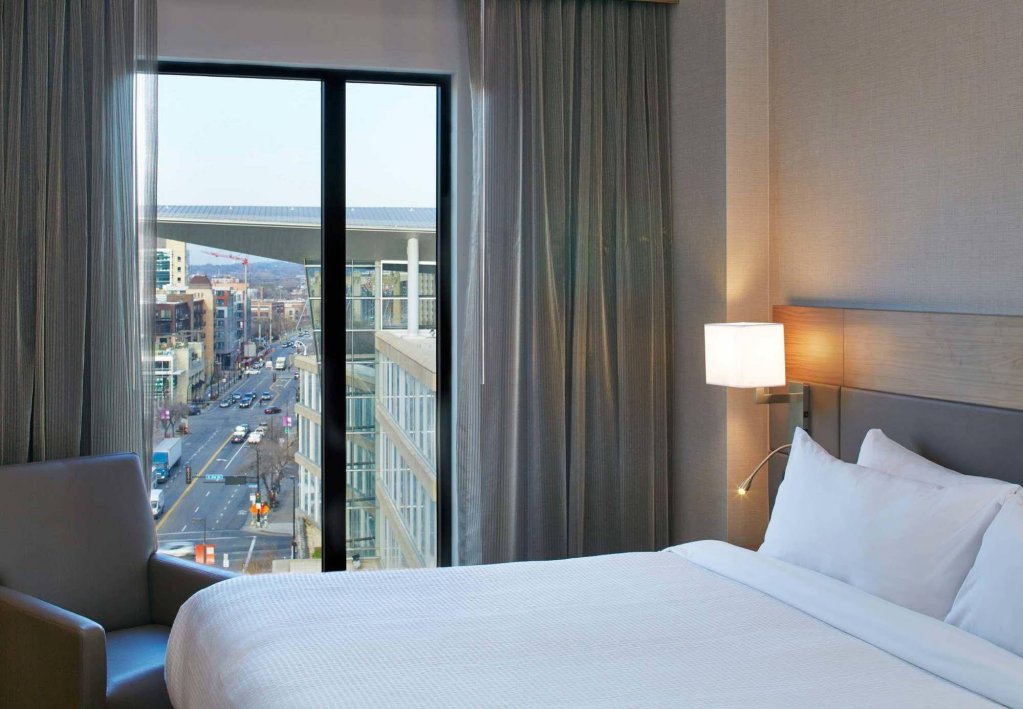 Фото Ac Hotel by Marriott Minneapolis Downtown