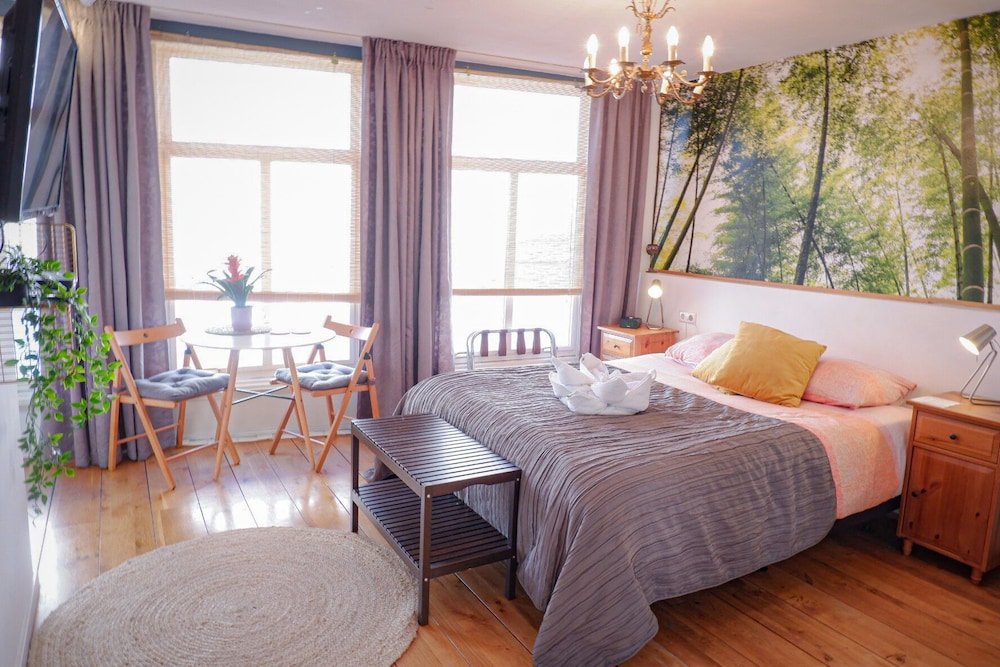 Фото Edson Guesthouse