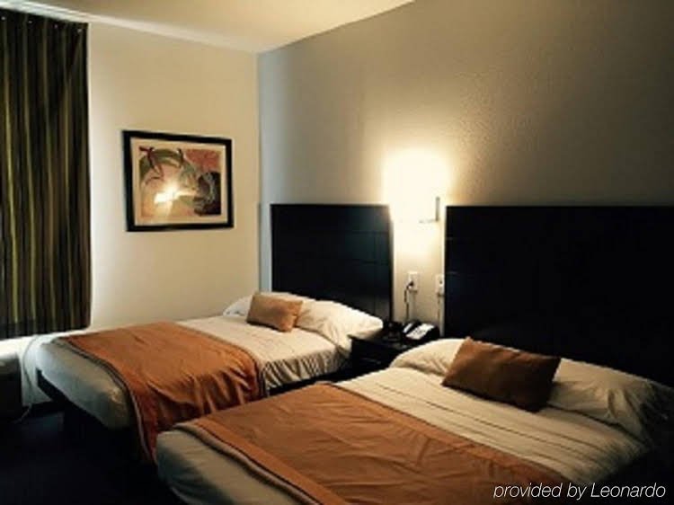 Фото The Republic Hotel