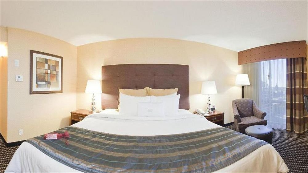 Фото Crowne Plaza Dallas Downtown